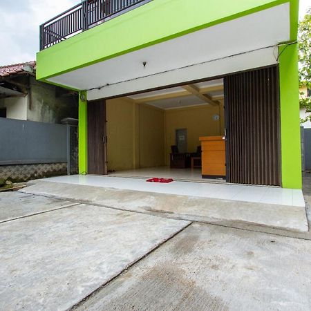 Spot On 2891 999 Guest House Sumedang Екстер'єр фото