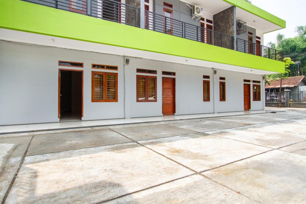 Spot On 2891 999 Guest House Sumedang Екстер'єр фото