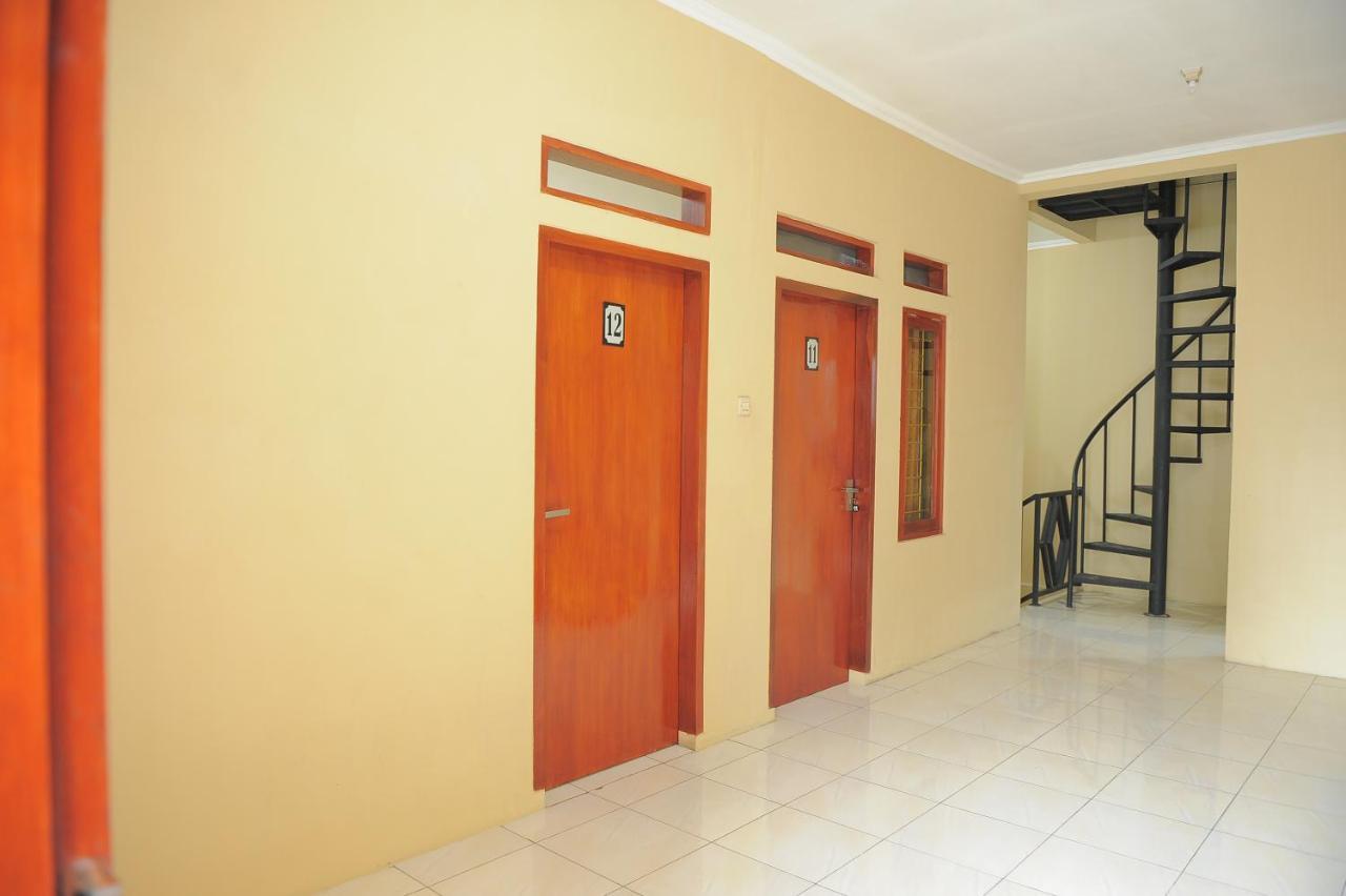 Spot On 2891 999 Guest House Sumedang Екстер'єр фото
